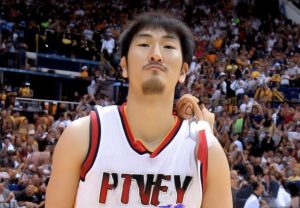 哈里森巴恩斯：从新秀到明星球员的成长之路与职业生涯回顾